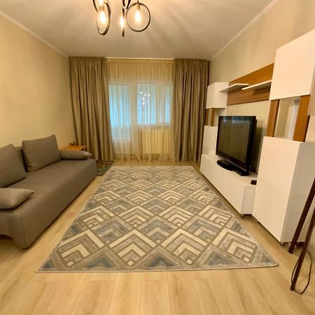 Apartament Bella Тиргу-Окна Екстер'єр фото