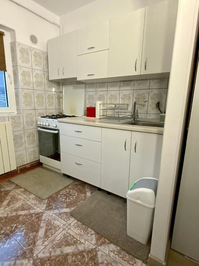 Apartament Bella Тиргу-Окна Екстер'єр фото
