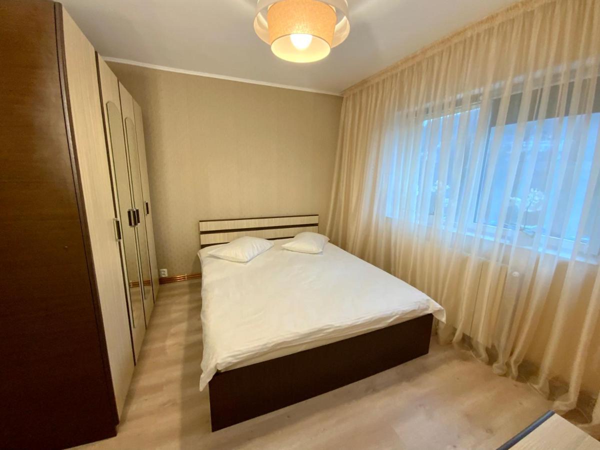 Apartament Bella Тиргу-Окна Екстер'єр фото