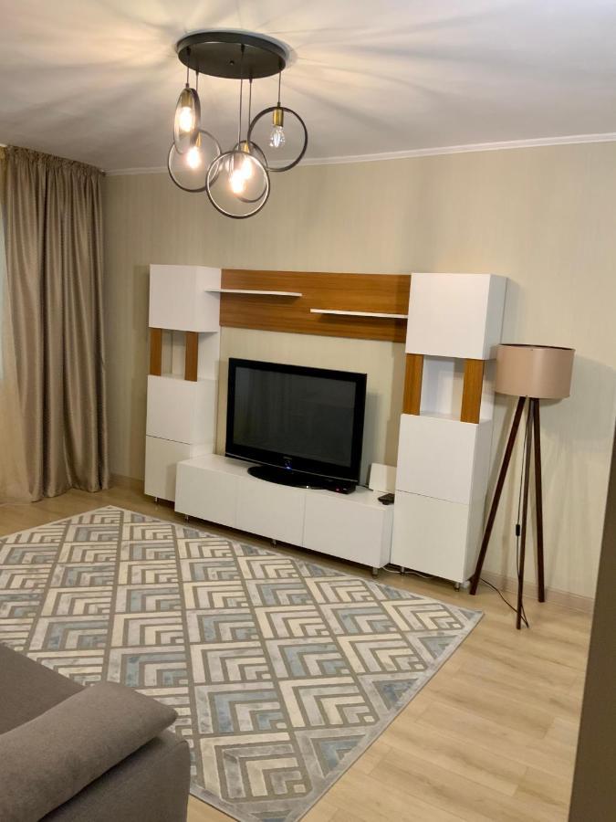 Apartament Bella Тиргу-Окна Екстер'єр фото