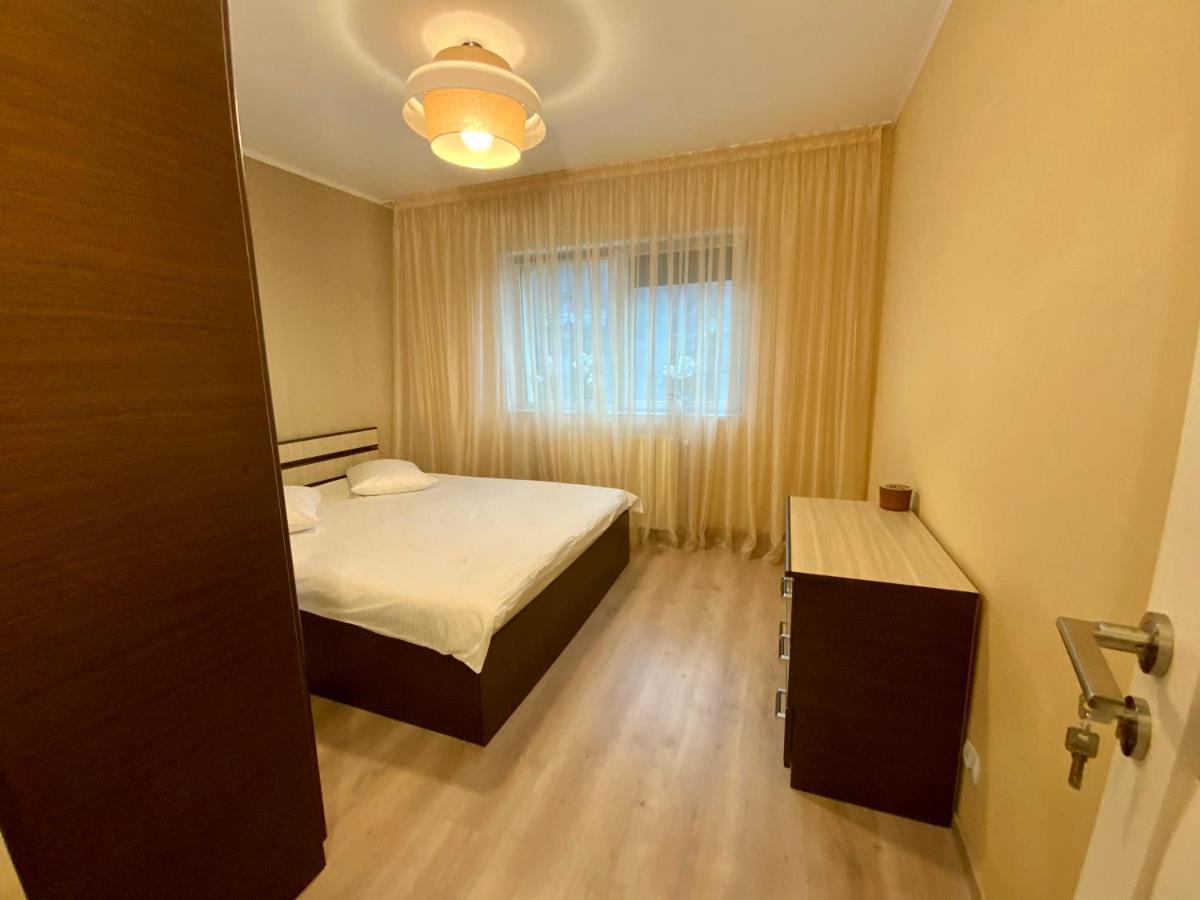 Apartament Bella Тиргу-Окна Екстер'єр фото