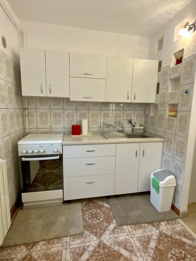 Apartament Bella Тиргу-Окна Екстер'єр фото
